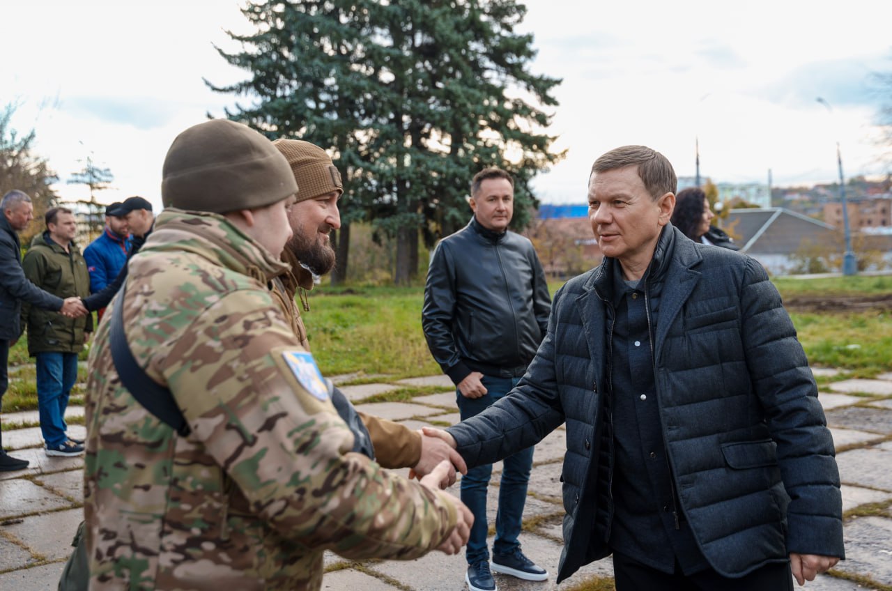 Разом зі статуетками – дрони: у Вінниці нагородили переможців Незламного ВІННИЦІЯнського кінофестивалю